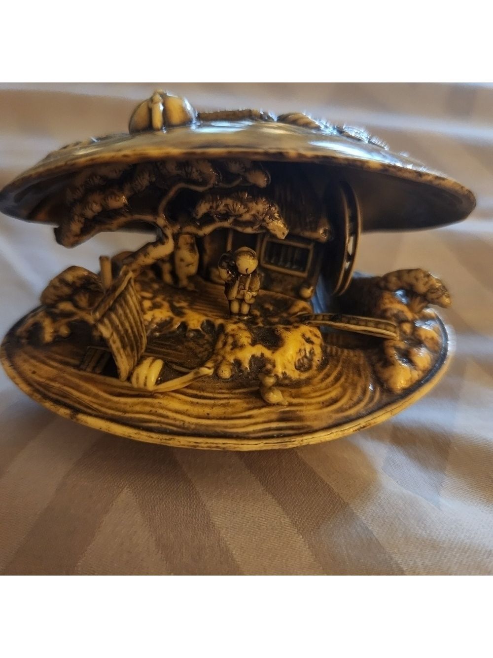 40’s Japanese Fuji Clamshell Diorama/Miniature Diorama/Asian Farmhouse Scene/Mov - Picture 2 of 6